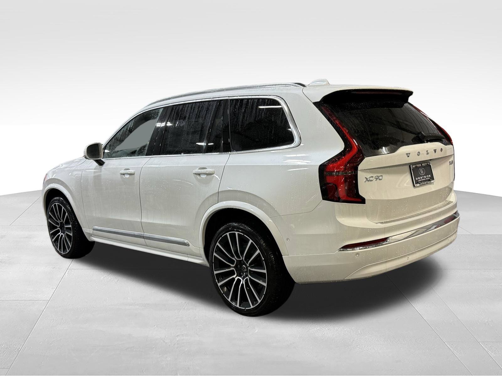 New 2026 Volvo XC90 B6 Plus w/ Protection Package Premier AWD/4WD image 3