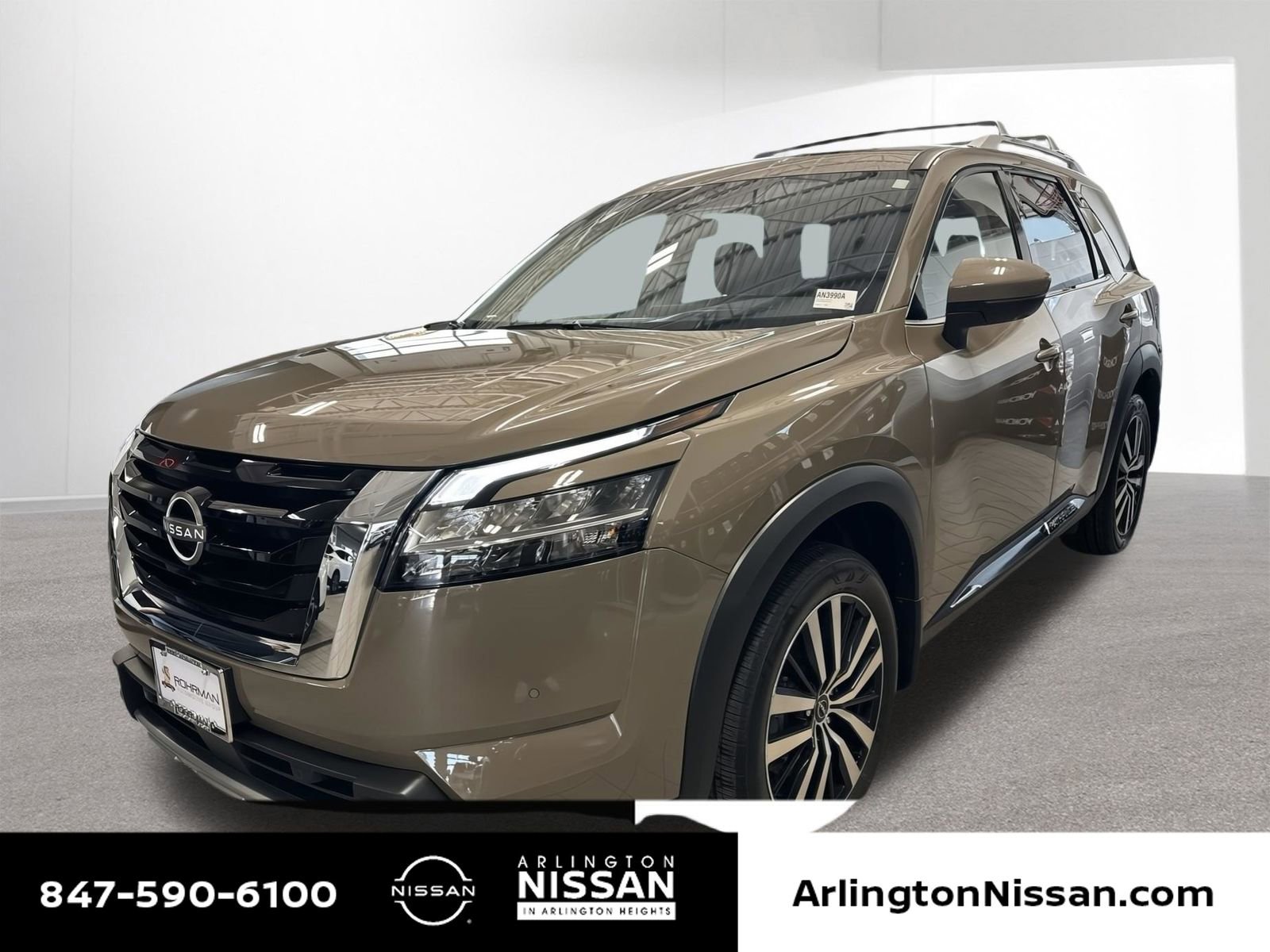 Certified 2024 Nissan Pathfinder Platinum image 1