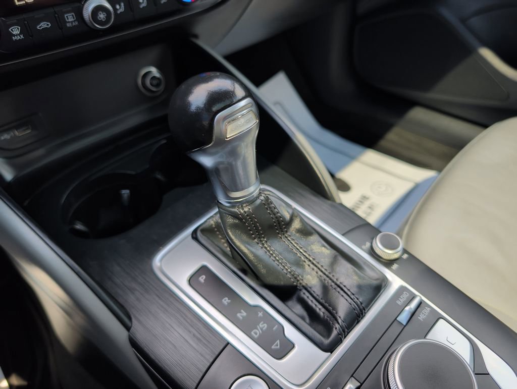 Used 2017 Audi A3 e-tron Premium image 16