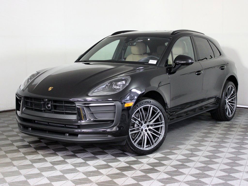 Certified 2025 Porsche Macan image 1