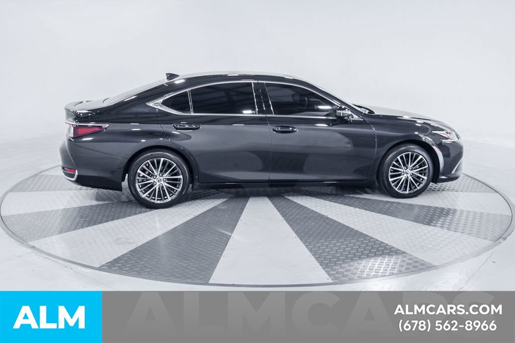 Used 2024 Lexus ES 300h w/ Premium Package image 11
