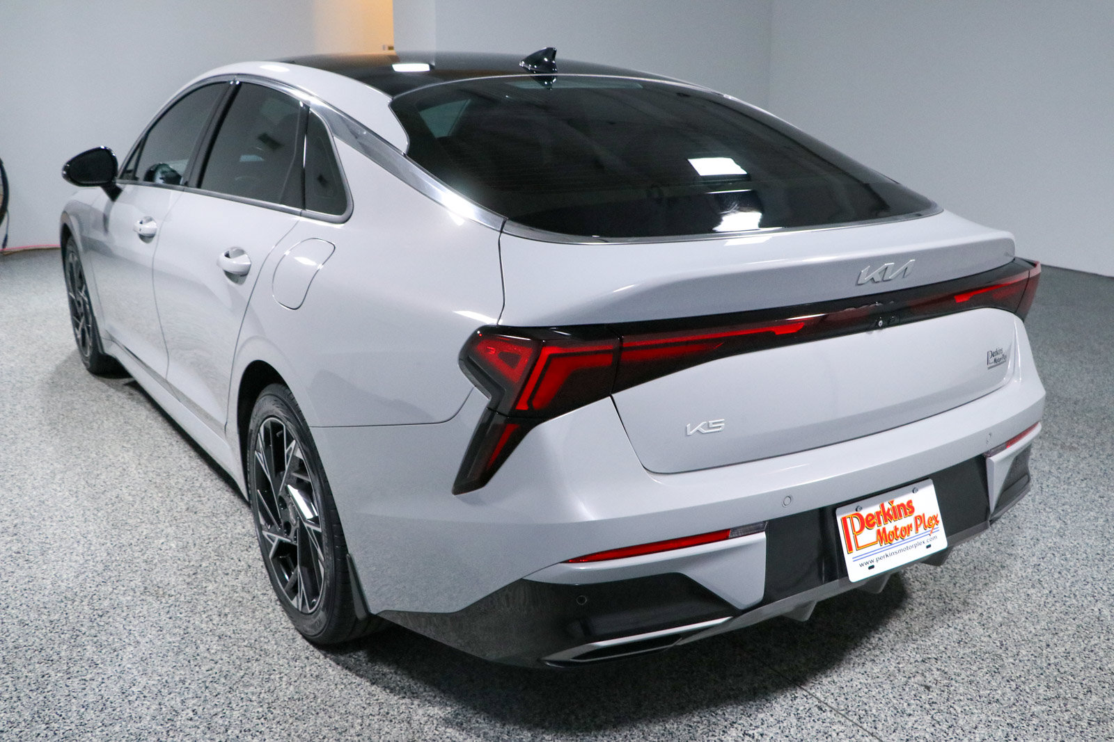 Used 2025 Kia K5 GT-Line w/ GT-Line Premium Package FWD image 9
