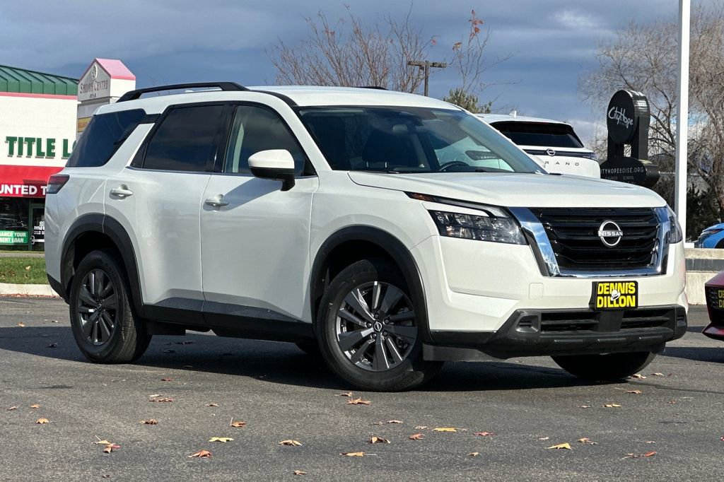 Used 2024 Nissan Pathfinder SV AWD/4WD image 1