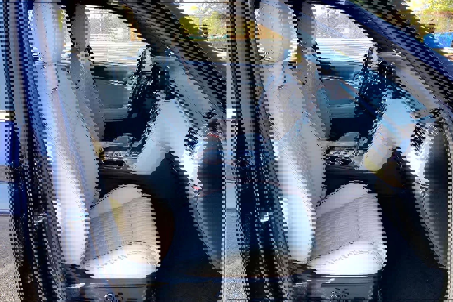 Used 2023 Genesis G70 2.0T w/ Sport Prestige Package image 9