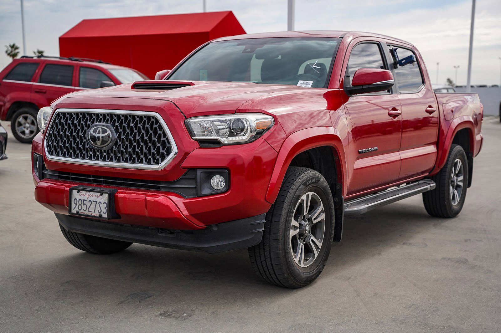 Certified 2018 Toyota Tacoma TRD Sport w/ Technology Package image 3