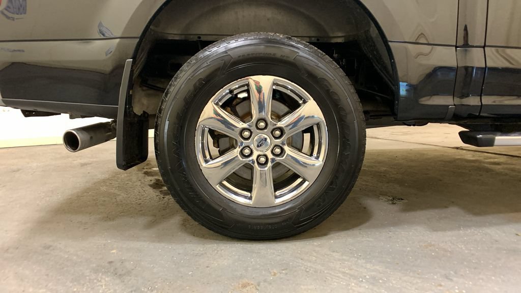 Used 2018 Ford F150 XLT w/ Equipment Group 302A Luxury AWD/4WD image 16