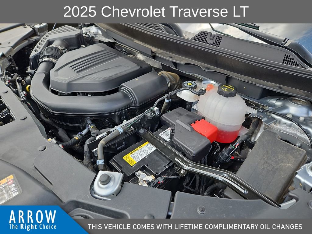 Used 2025 Chevrolet Traverse LT image 15