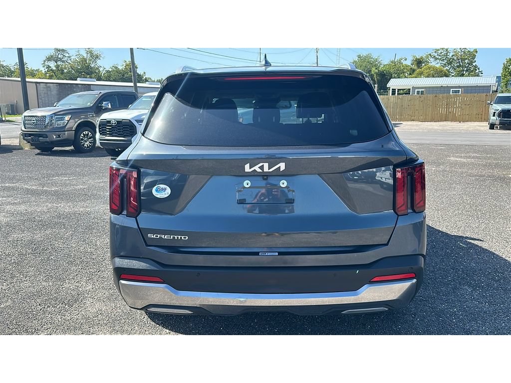 Used 2024 Kia Sorento S FWD image 5