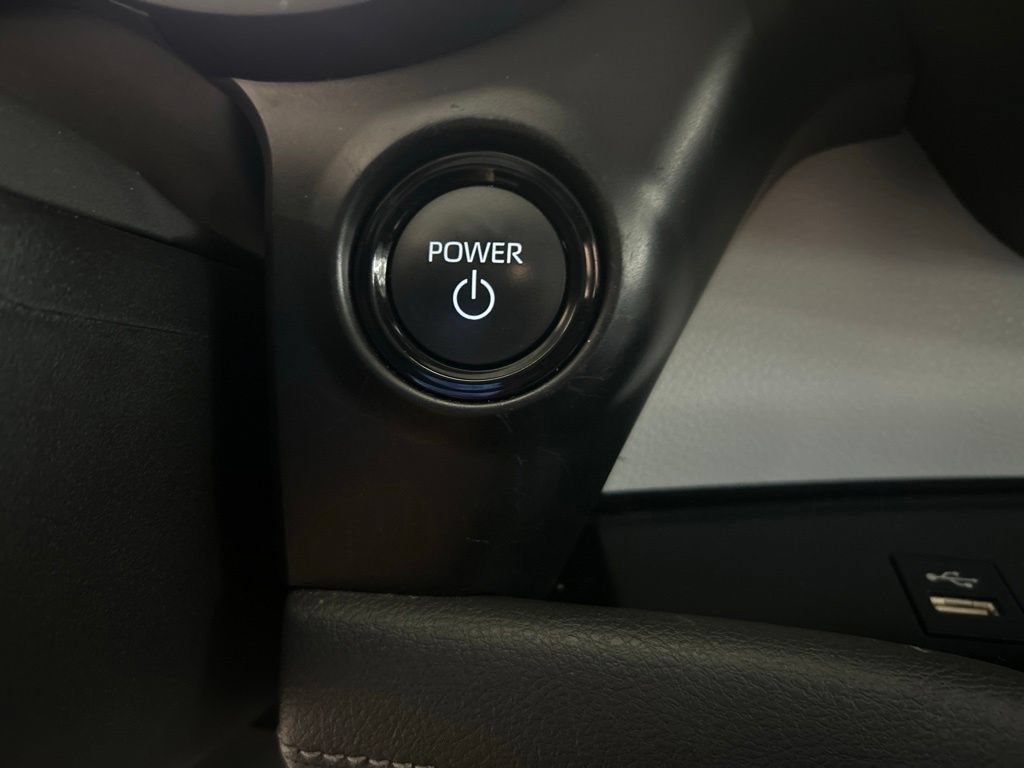 Used 2025 Toyota Sienna XLE FWD image 49