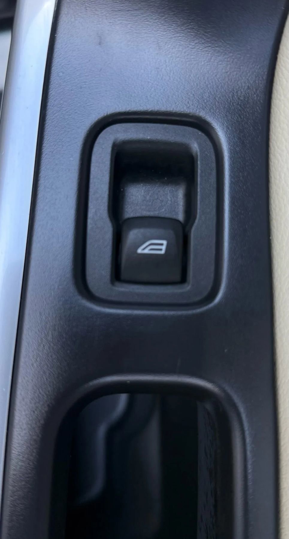 Used 2017 Volvo XC60 T6 Dynamic w/ Preferred Option Package image 34