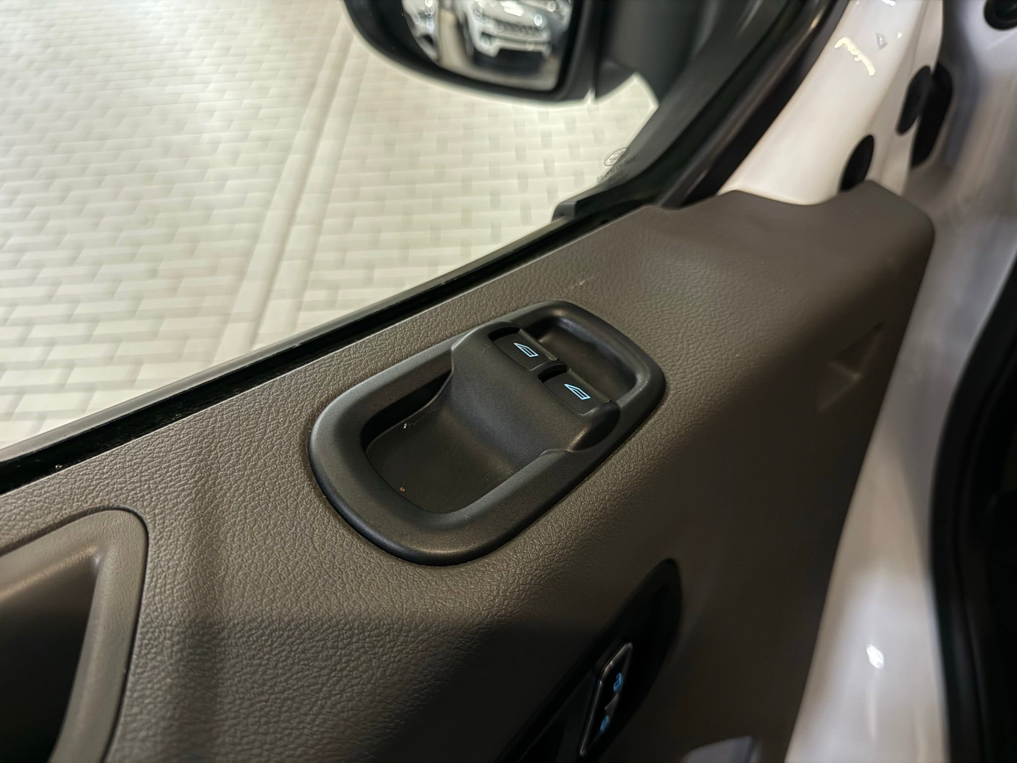 Used 2024 Ford Transit 350 XL image 45