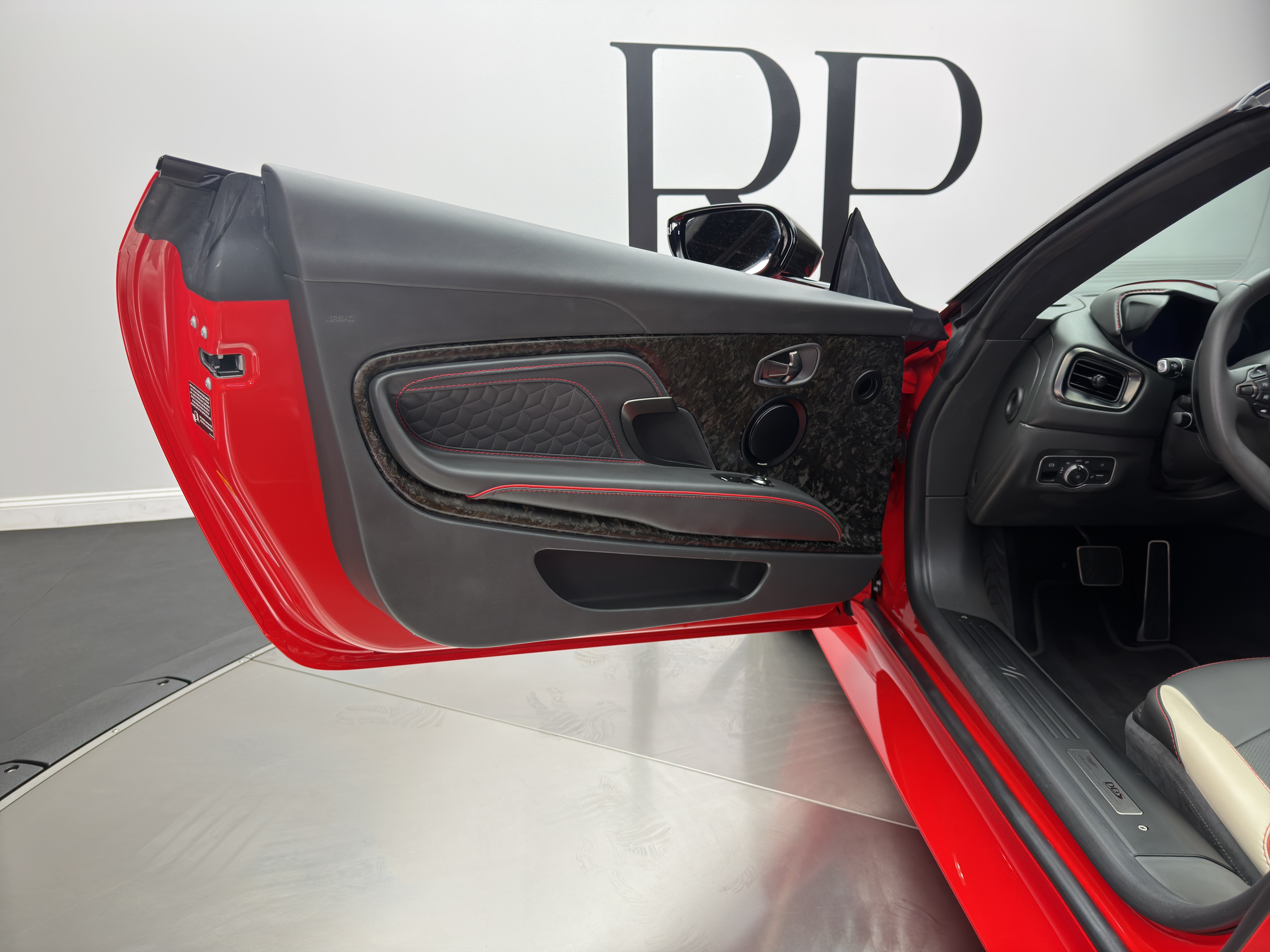 Used 2023 Aston Martin DBS Superleggera Volante RWD image 22