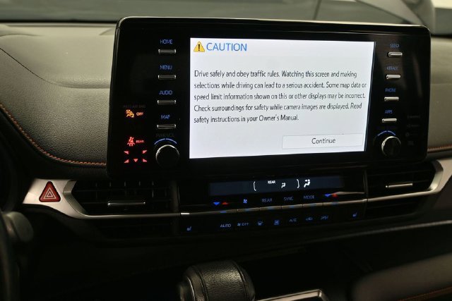 Used 2023 Toyota Sienna XSE w/ XSE Plus Package AWD/4WD image 26