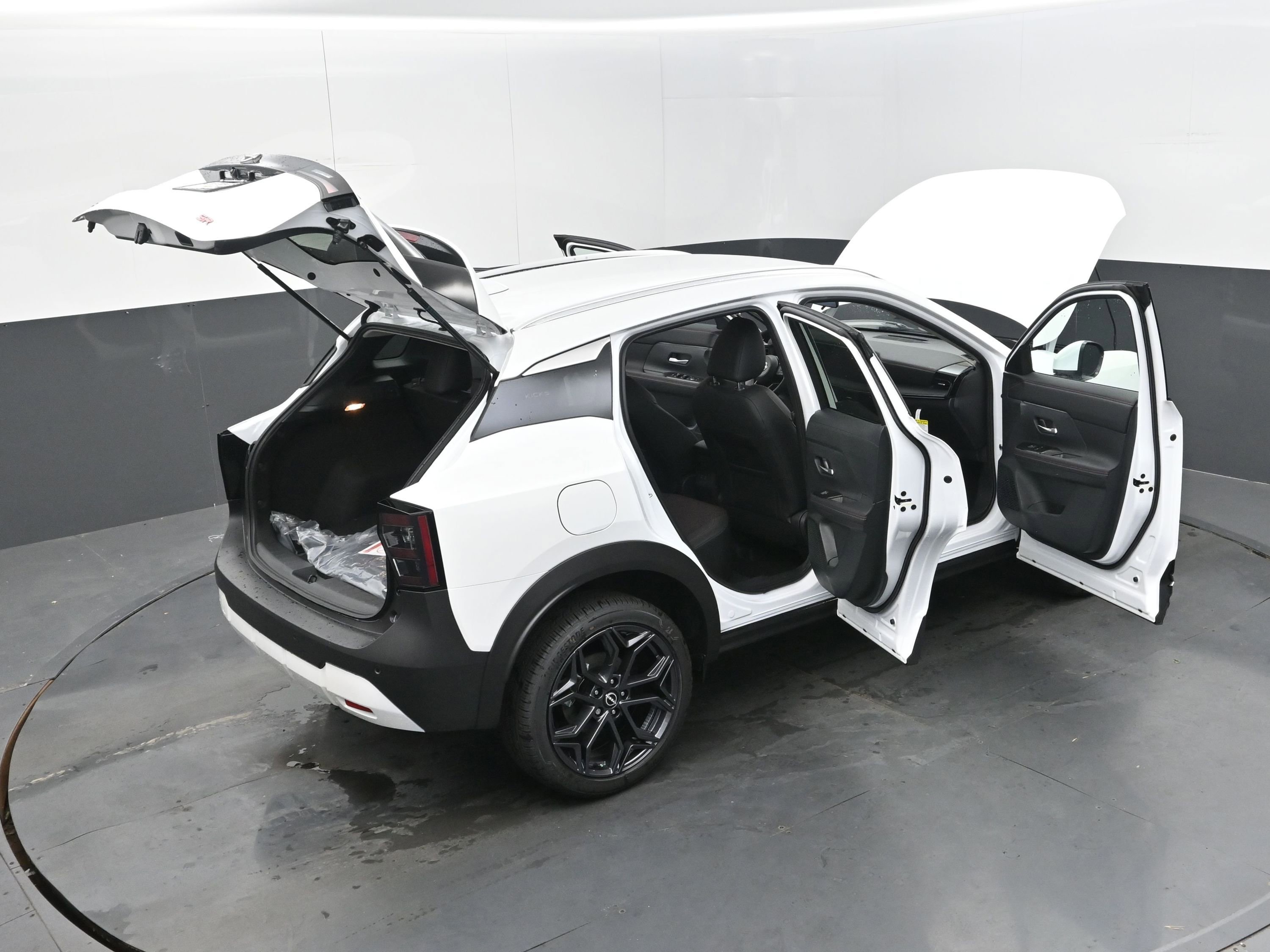 New 2025 Nissan Kicks SR image 55