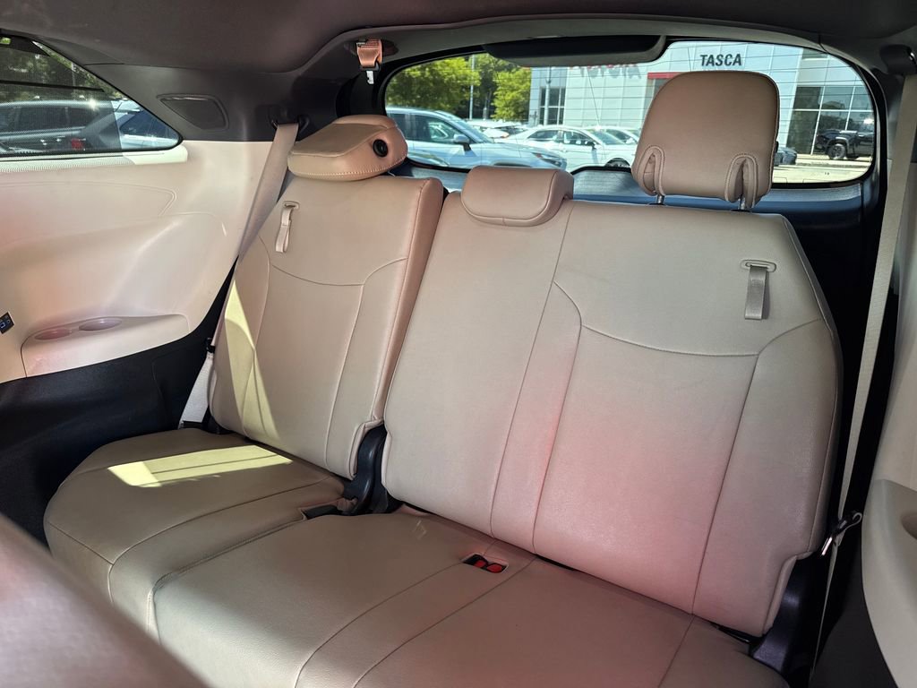 Used 2022 Toyota Sienna Limited AWD/4WD image 40