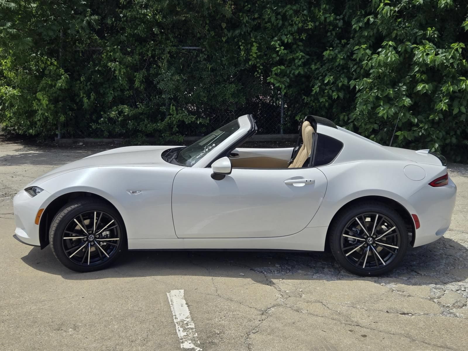 New 2026 MAZDA MX-5 Miata RF Grand Touring RWD image 9