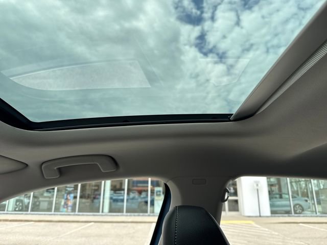 Certified 2021 Volkswagen Jetta SE w/ SE Cold Weather Package image 31