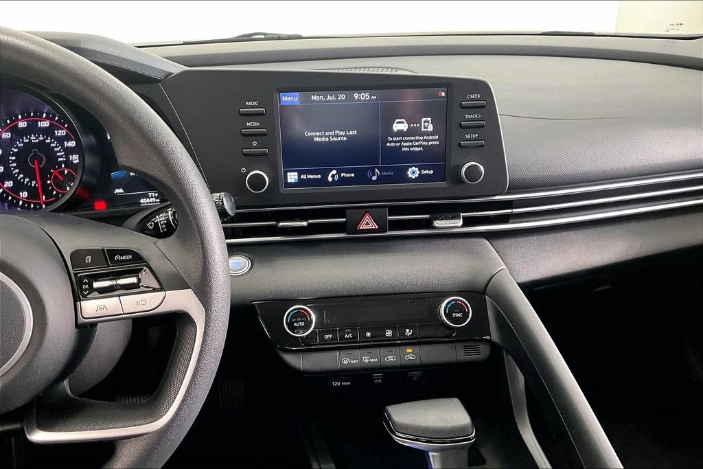 Certified 2021 Hyundai Elantra SEL FWD image 6