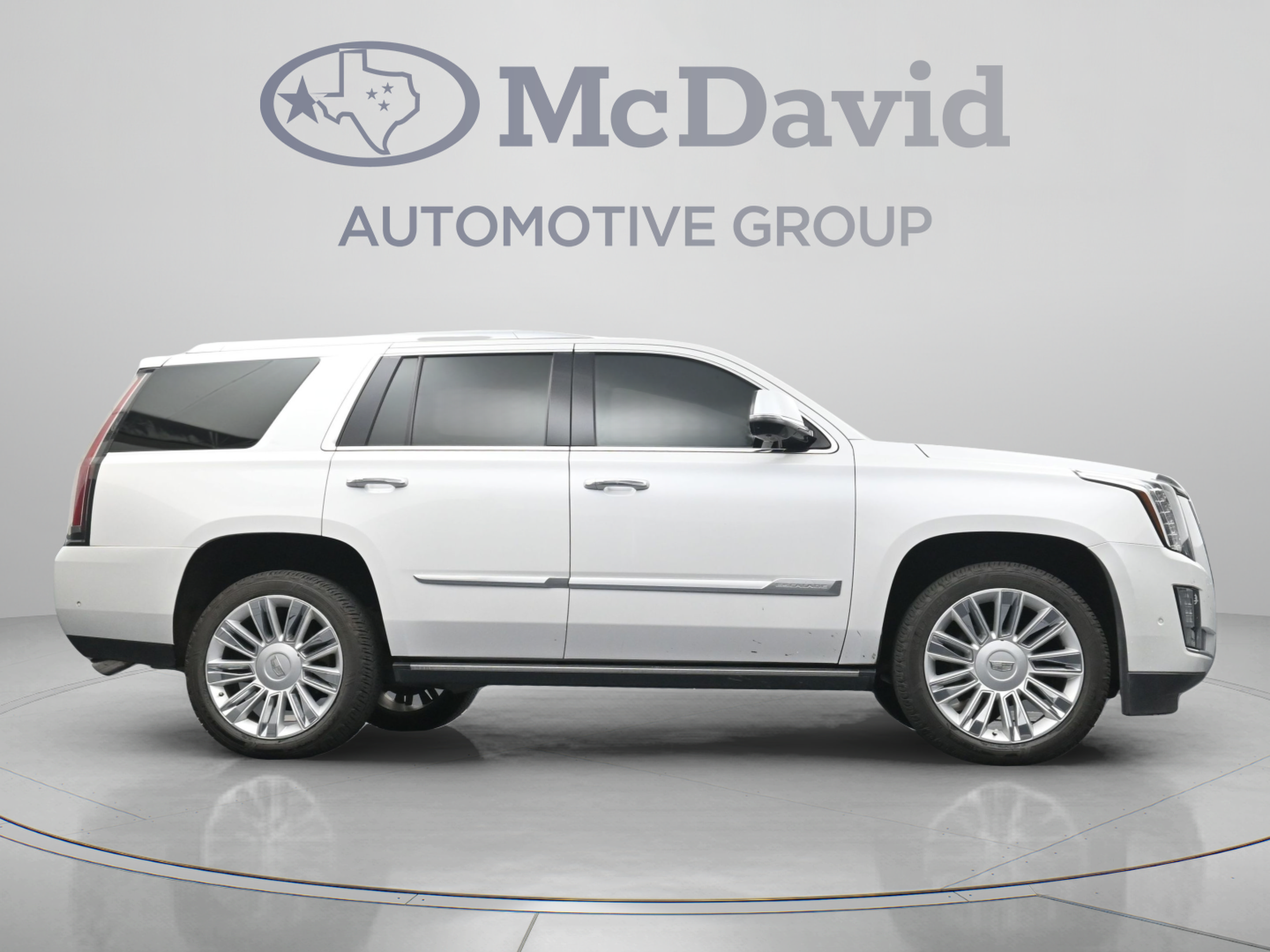 Used 2019 Cadillac Escalade Platinum AWD/4WD image 33