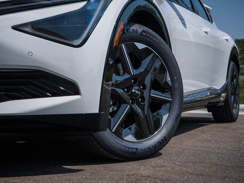 New 2026 Kia EV6 Wind AWD/4WD image 6