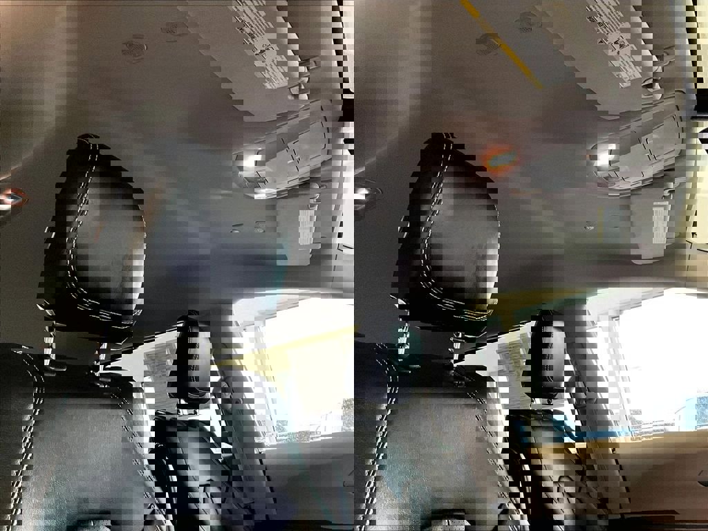 Used 2023 Chrysler Pacifica Touring-L image 23