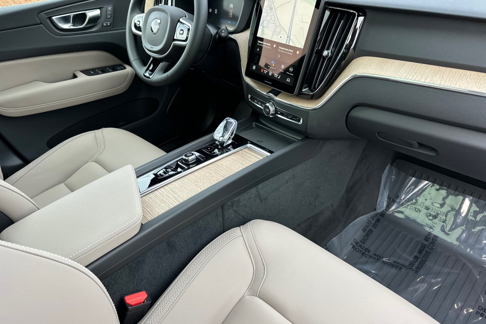 Used 2026 Volvo XC60 B5 Plus w/ Protection Package Premier AWD/4WD image 15