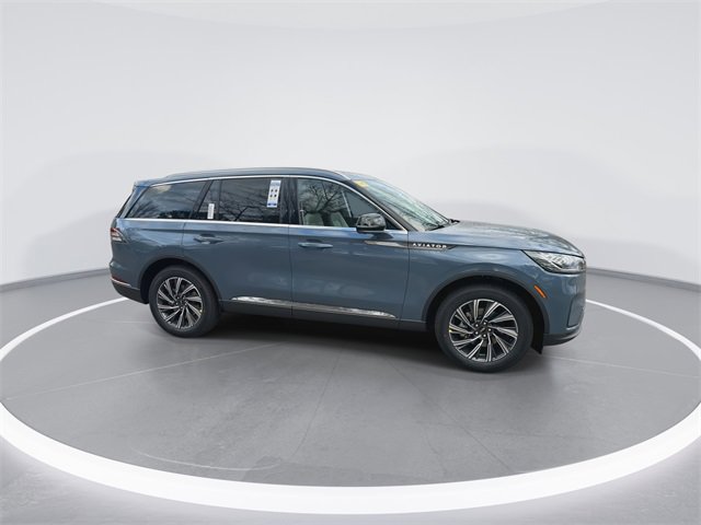 New 2026 Lincoln Aviator AWD image 2