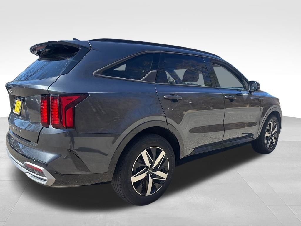 Used 2022 Kia Sorento S image 12