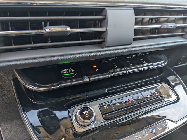 Used 2025 Lincoln Corsair Reserve image 26
