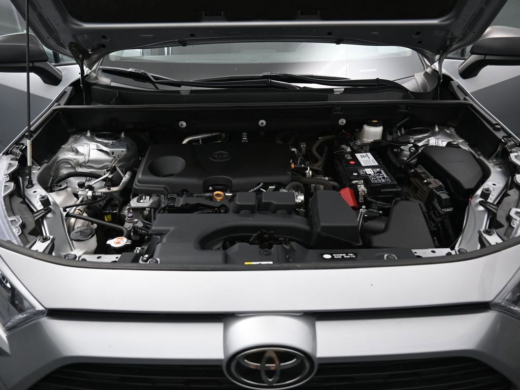 Certified 2022 Toyota RAV4 LE AWD/4WD image 33