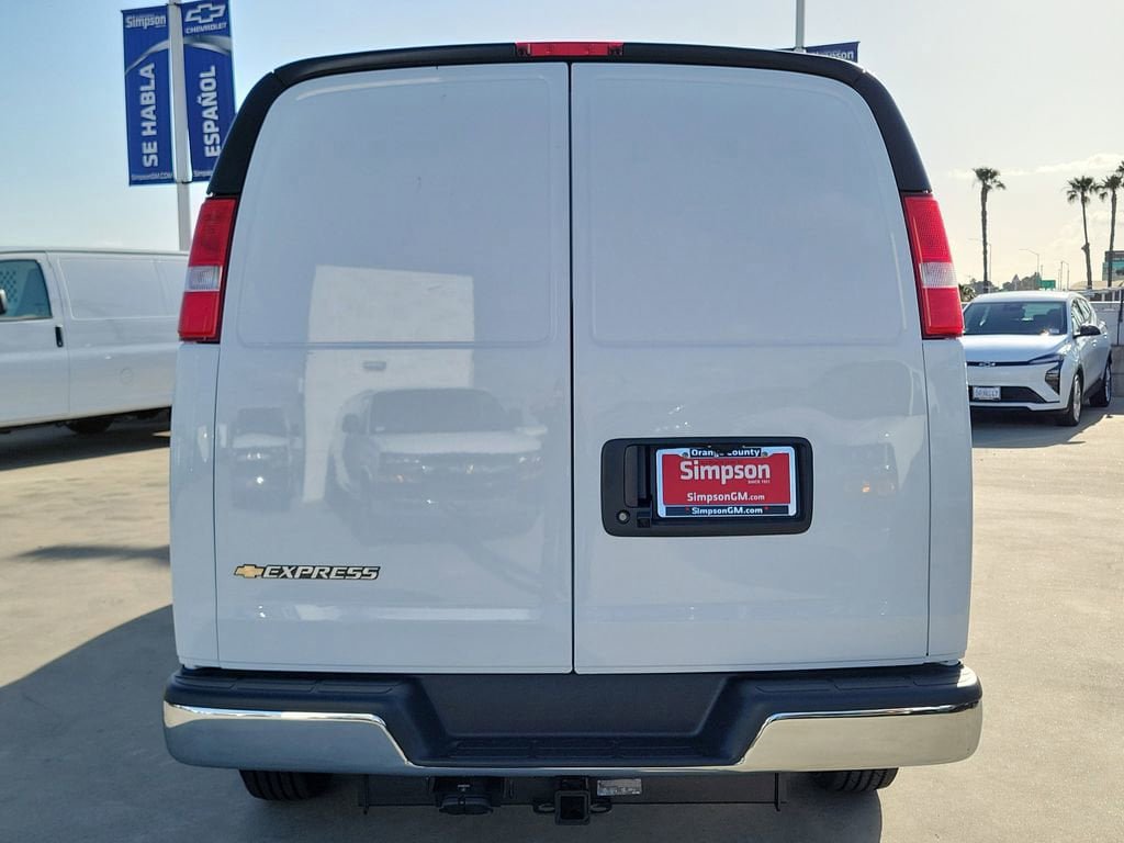 New 2026 Chevrolet Express 3500 Extended RWD image 18