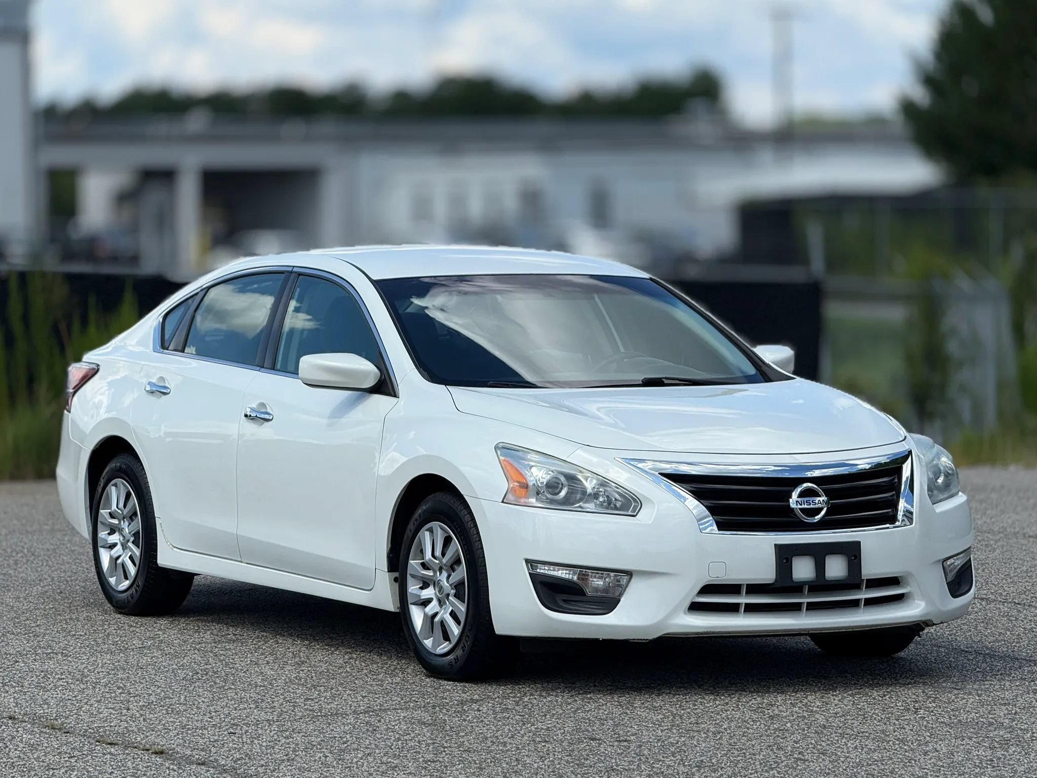 Used 2014 Nissan Altima 2.5 S FWD image 1