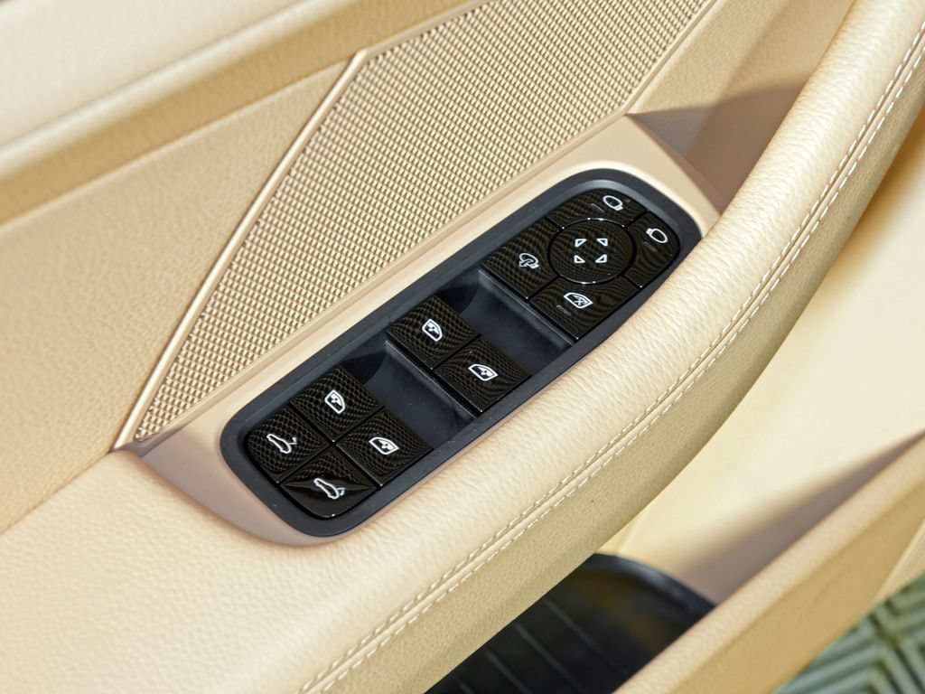 Certified 2020 Porsche Panamera 4S AWD/4WD image 18