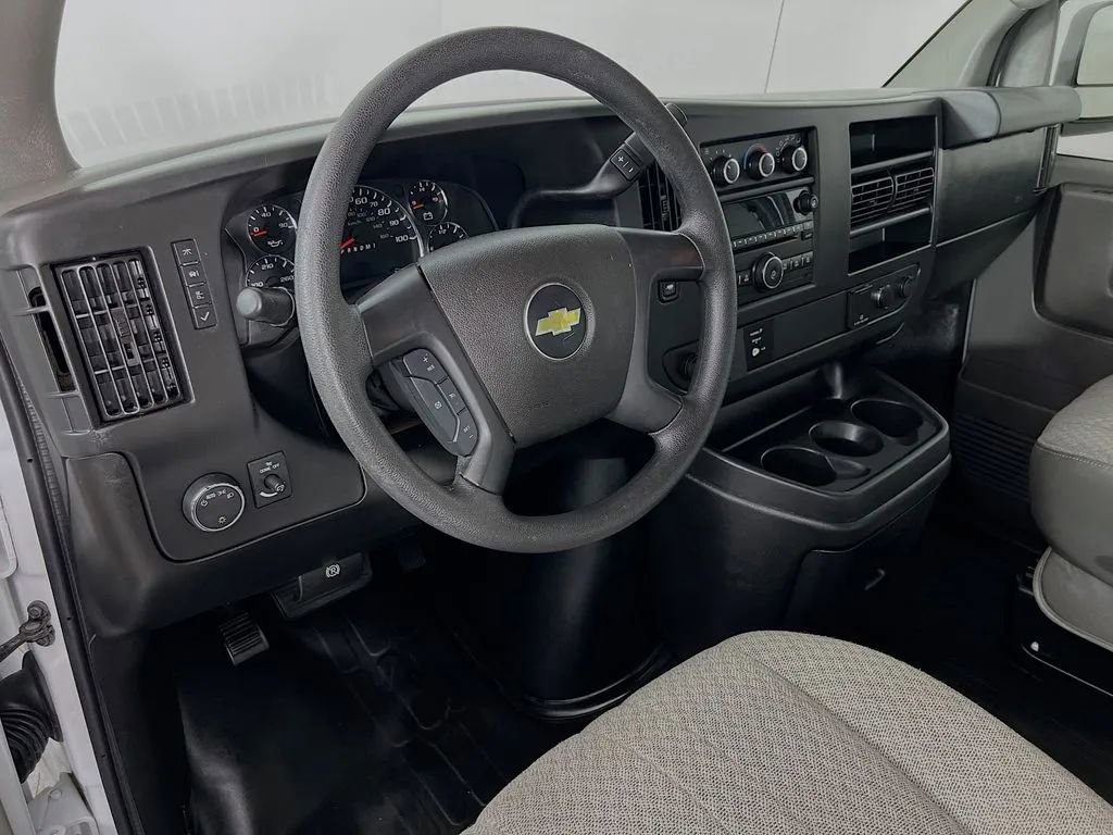 Used 2015 Chevrolet Express 2500 image 10