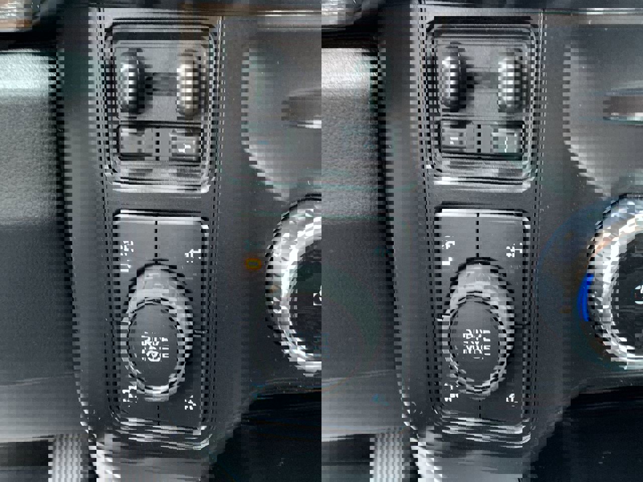 New 2026 Ford F250 Lariat w/ FX4 Off-Road Package image 33