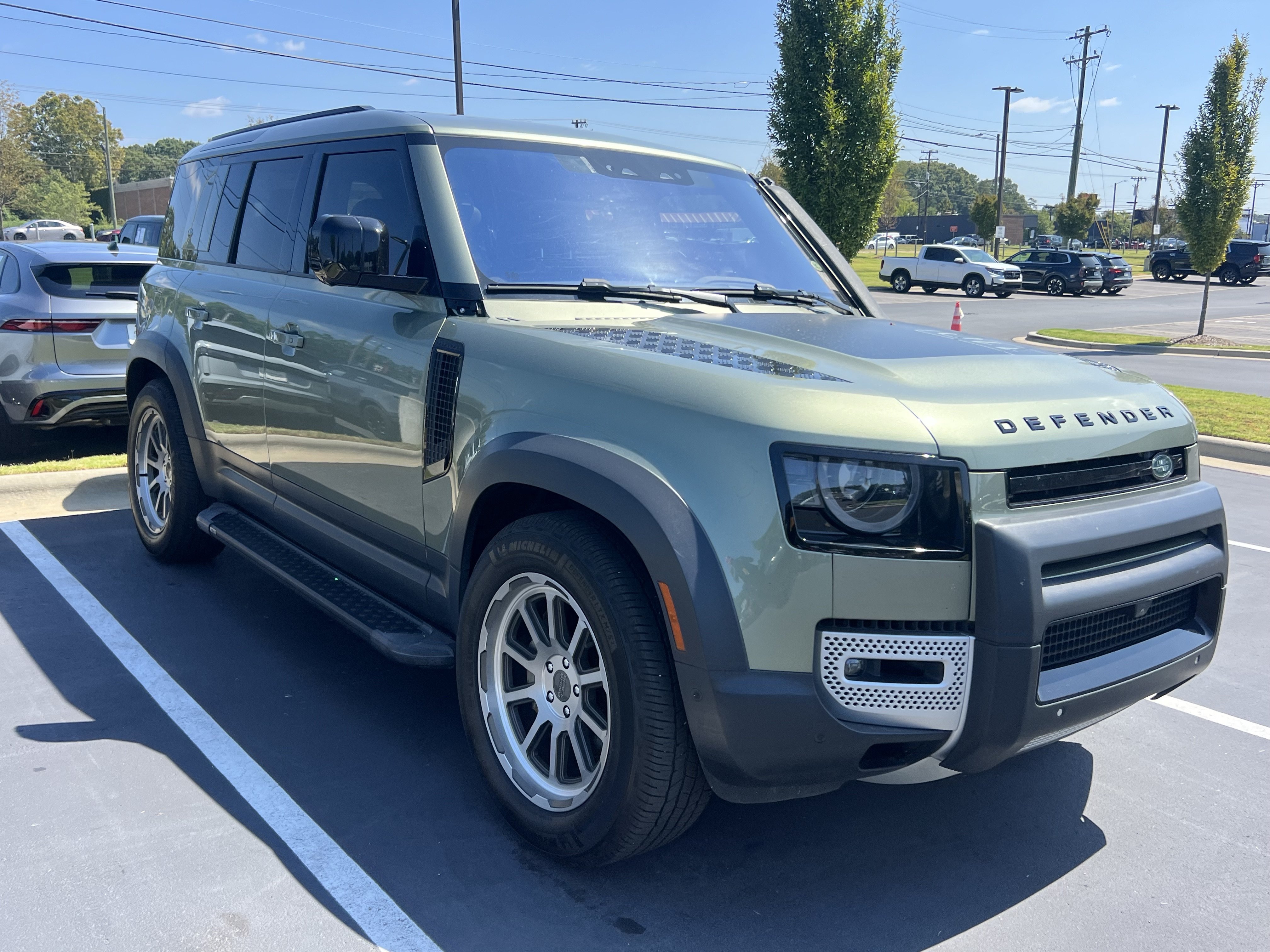 Used 2022 Land Rover Defender 110 SE AWD/4WD image 10