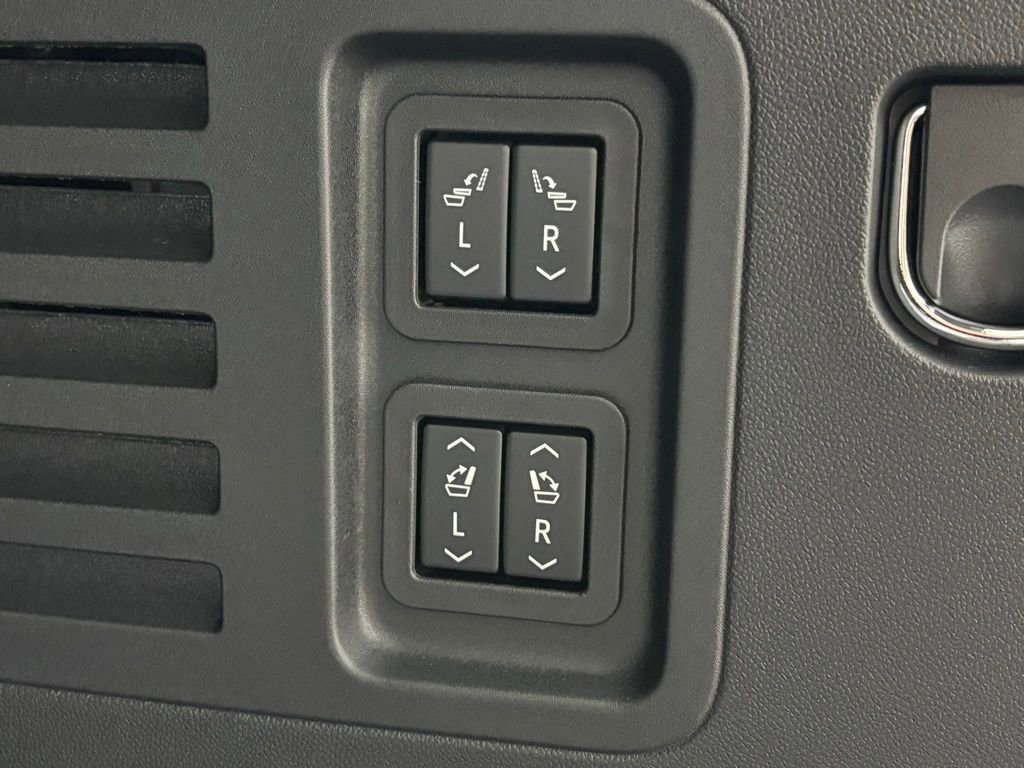 New 2026 Buick Enclave Preferred w/ Power Package image 17