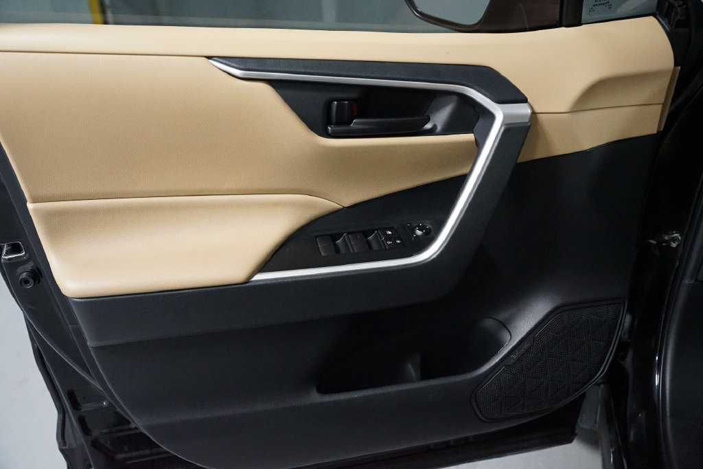 Certified 2020 Toyota RAV4 LE FWD image 27