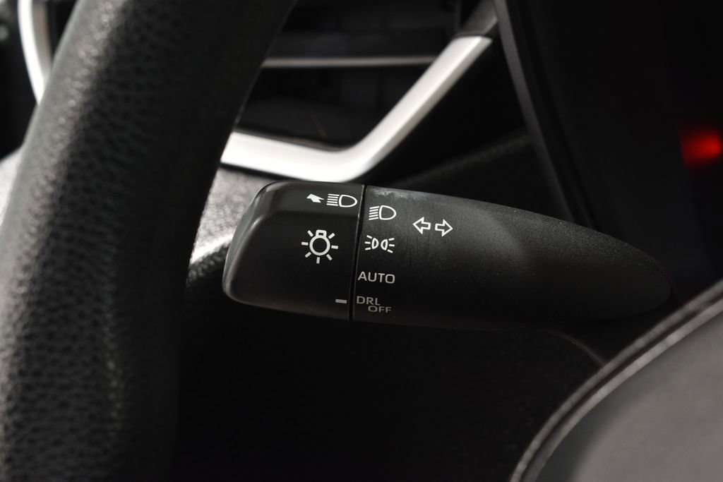 Used 2022 Toyota Corolla LE image 16