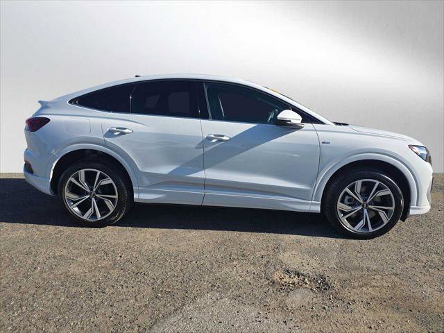 Used 2024 Audi Q4 e-tron Premium image 2