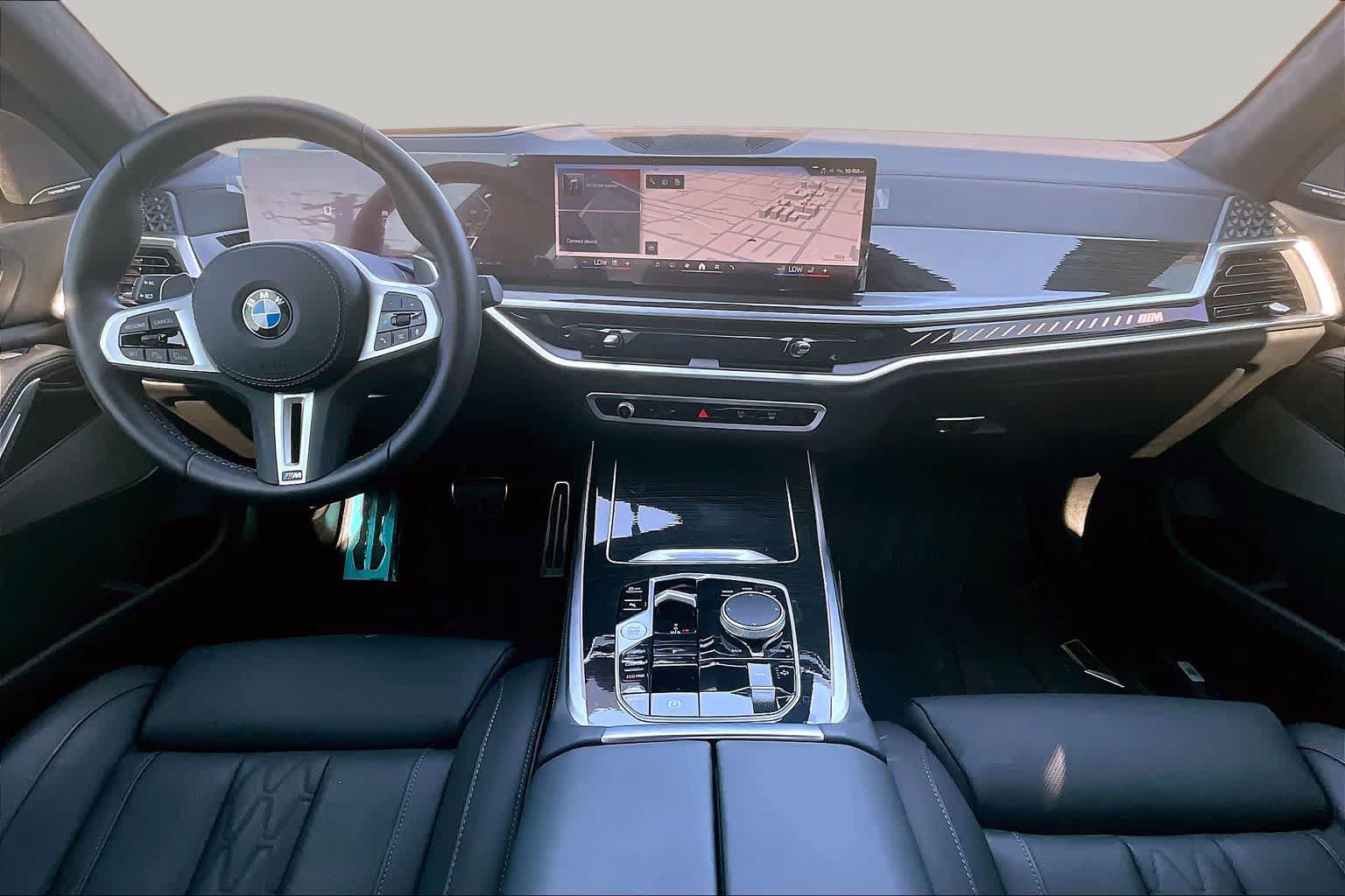 Used 2025 BMW X7 M60i AWD/4WD image 13