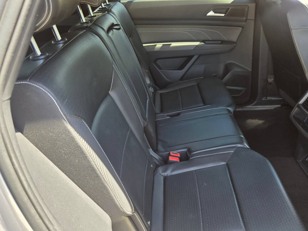 Certified 2022 Volkswagen Atlas Cross Sport SE FWD image 16