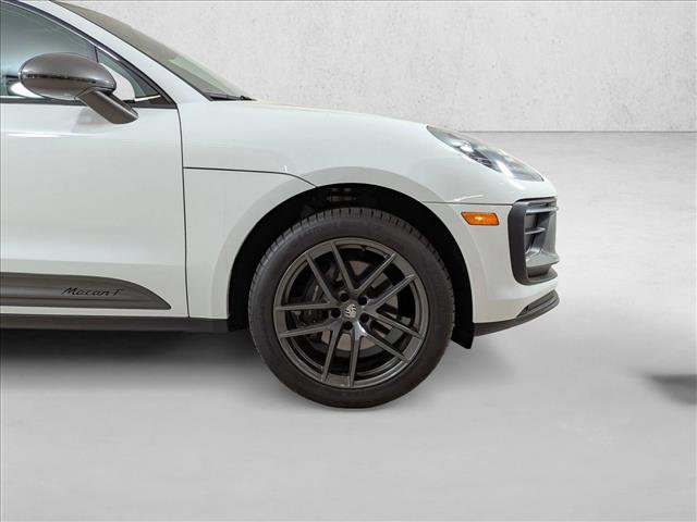 Certified 2025 Porsche Macan Turbo image 11