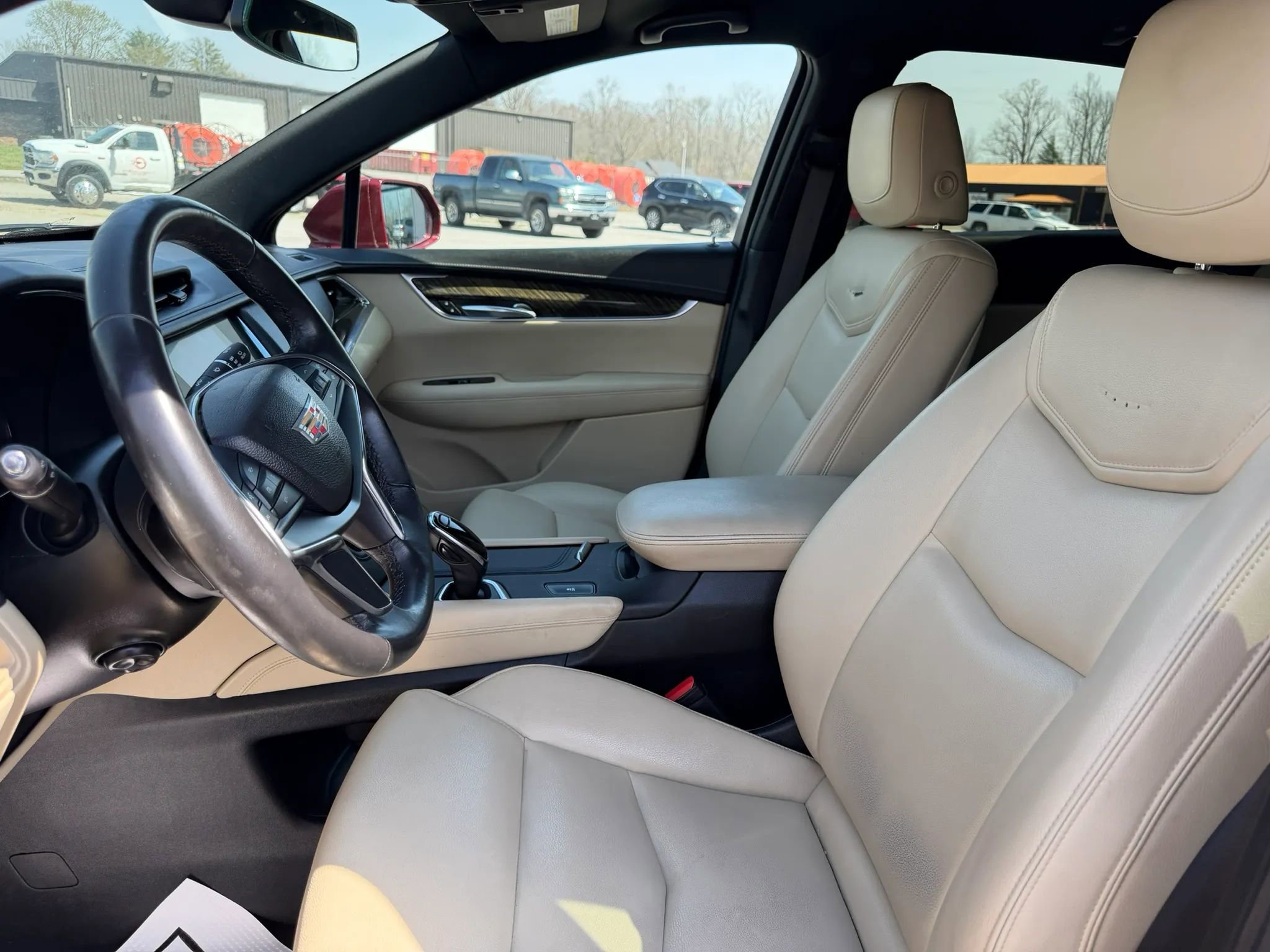 Used 2017 Cadillac XT5 FWD image 11