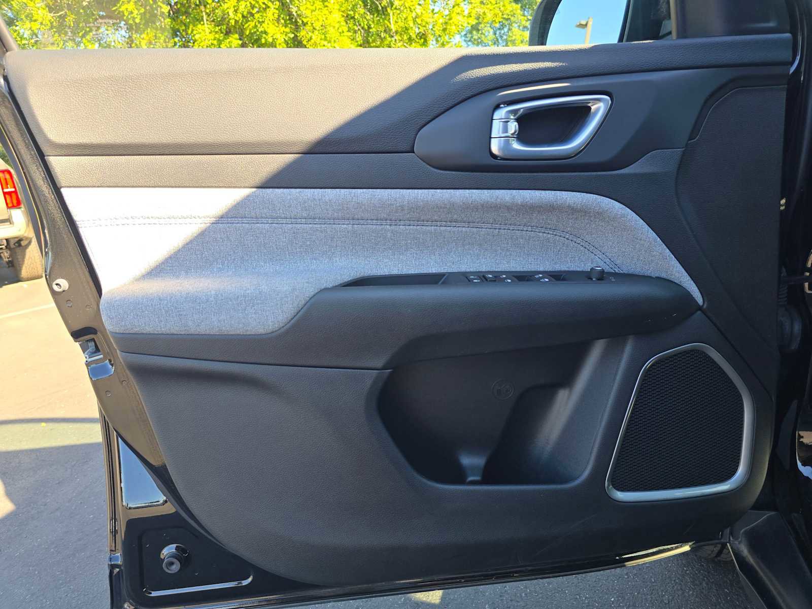 Used 2023 Jeep Compass Latitude image 21