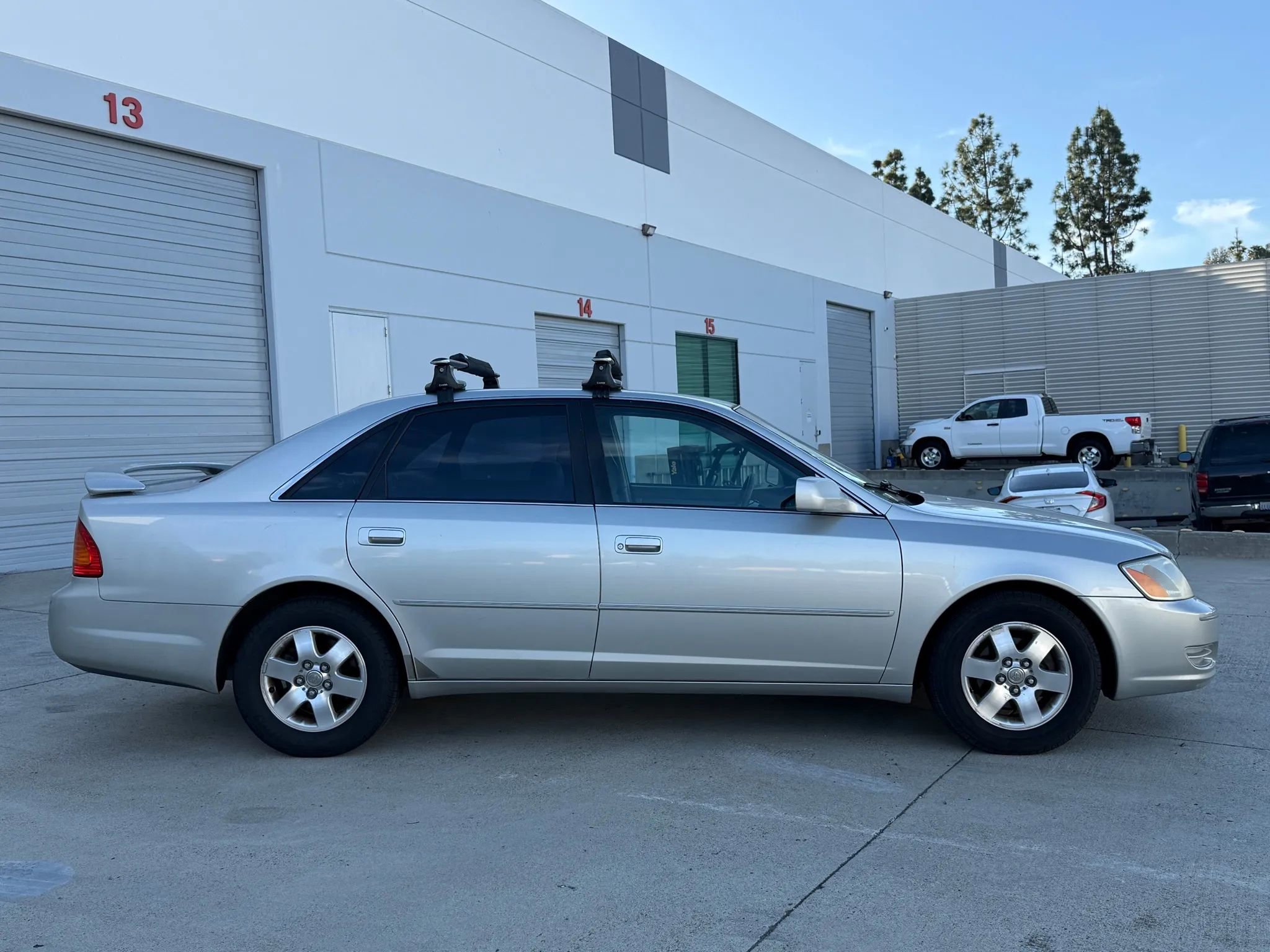 Used 2000 Toyota Avalon XL image 11