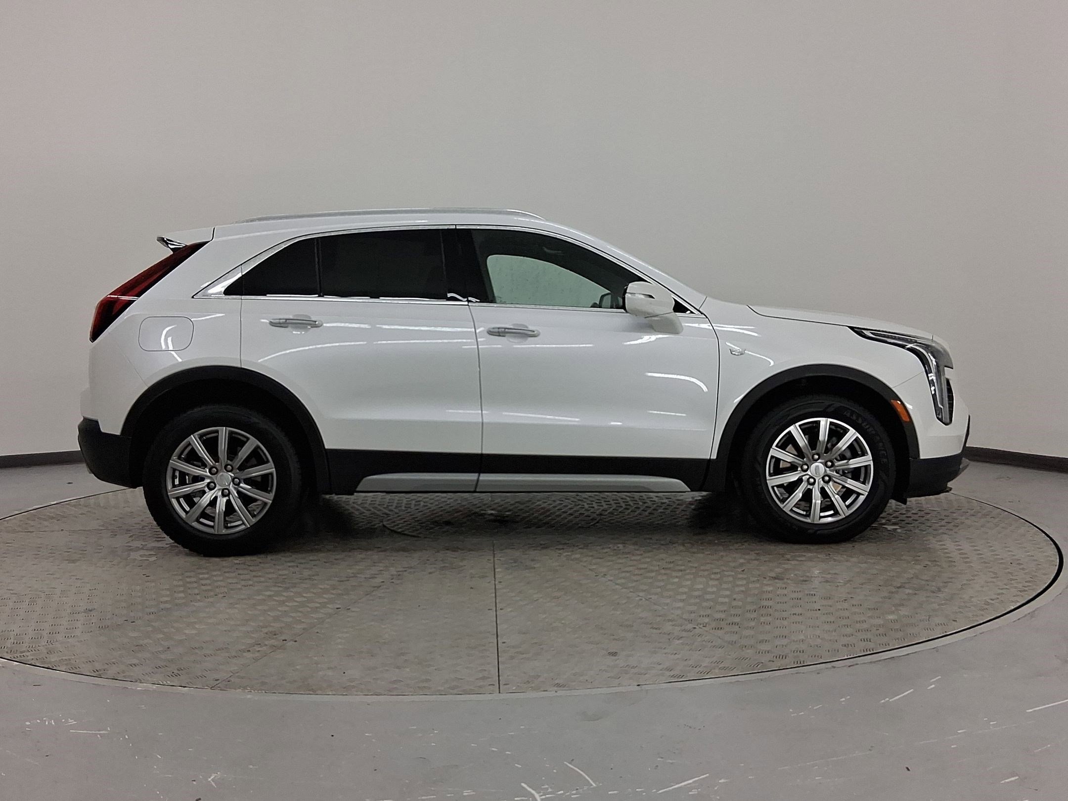 Used 2023 Cadillac XT4 Premium Luxury w/ Technology Package image 8