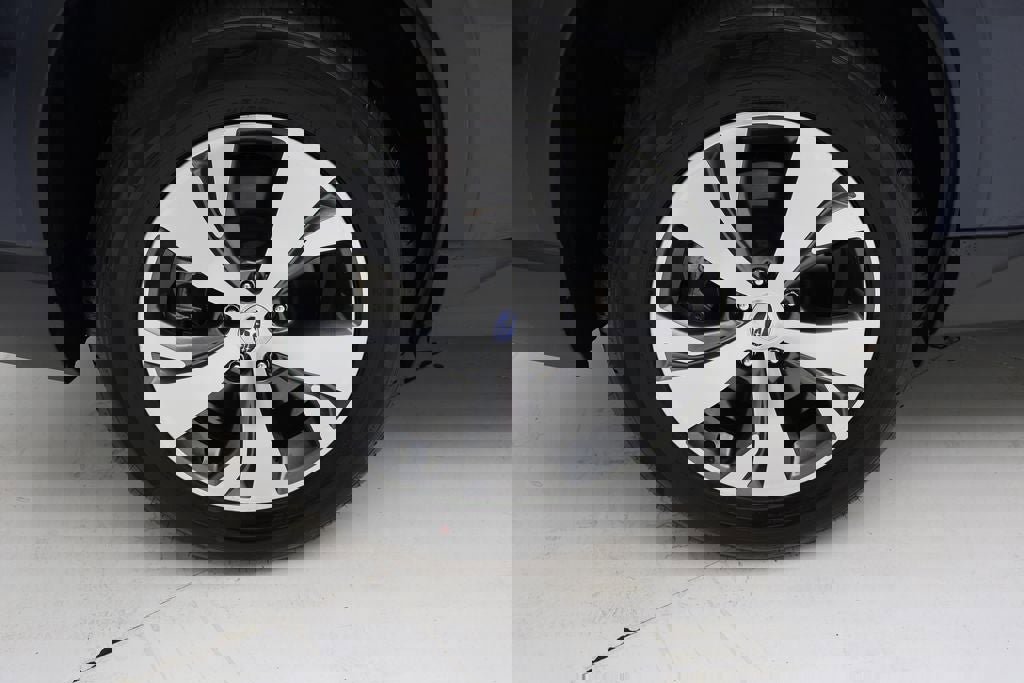 Used 2023 Subaru Ascent Premium w/ Convenience Package image 10