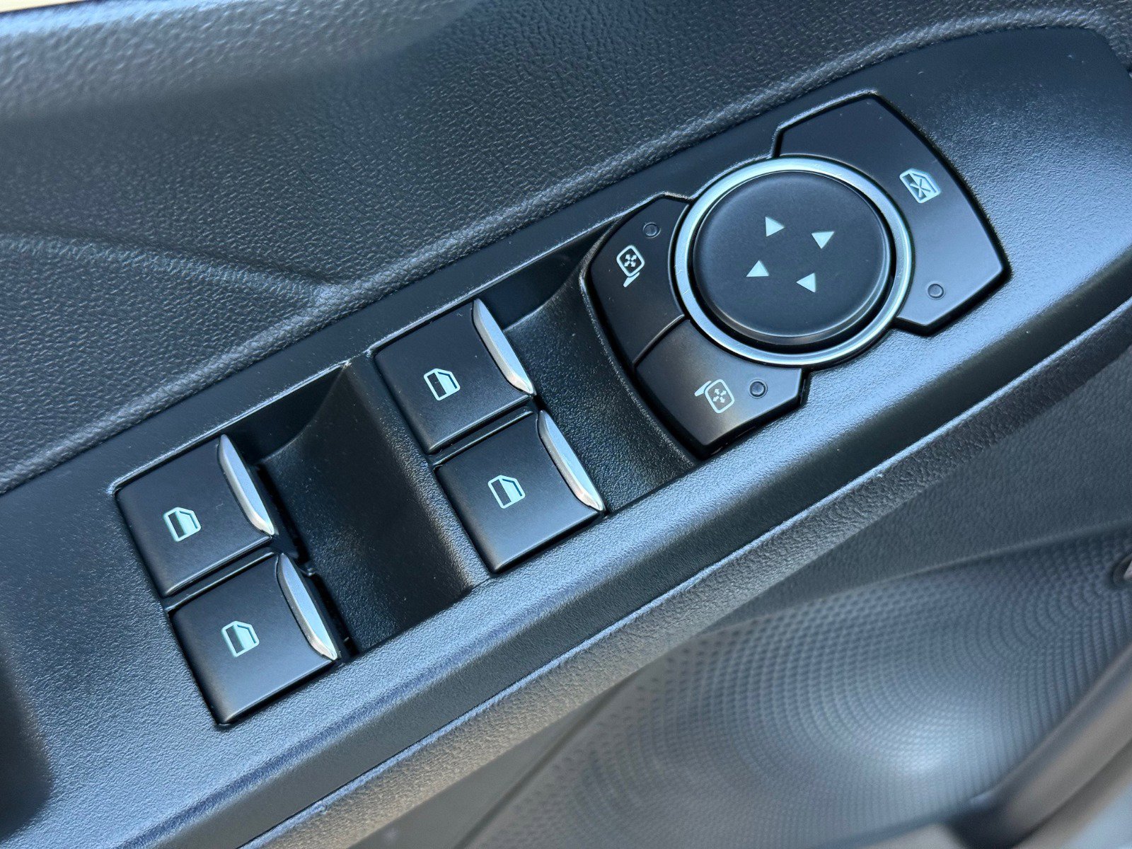 Used 2022 Ford Escape Titanium w/ Titanium Elite Package image 9