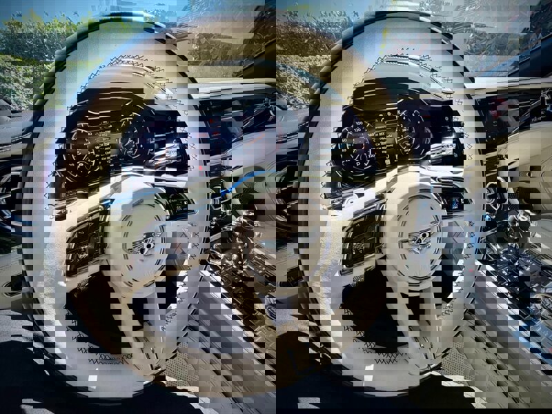 Used 2023 Bentley Continental GT V8 image 33